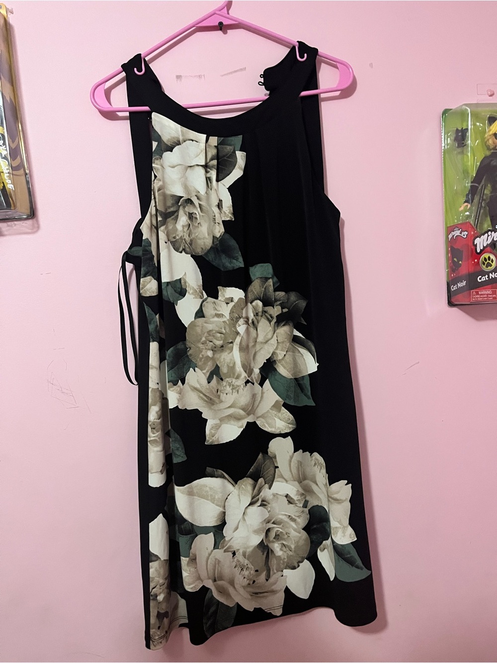 ⭐️le chateau Black Floral Side-Tie Dress